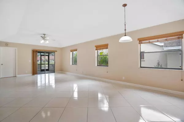 706 Maplewood DR, Greenacres, FL 33415