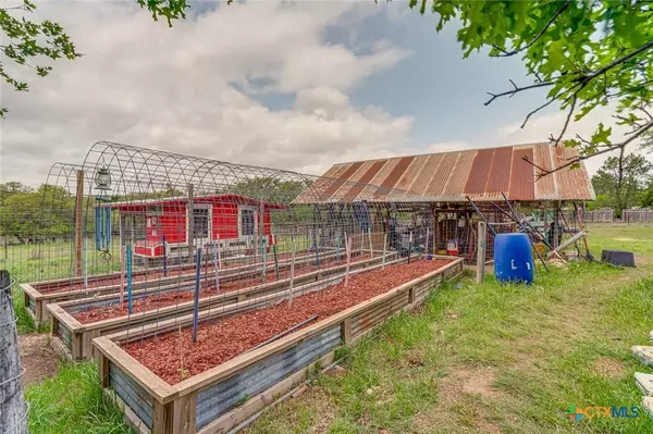 104 Northview LN, Kendalia, TX 78027