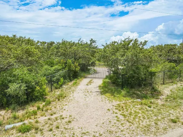 120 Wishert, Rockport, TX 78382