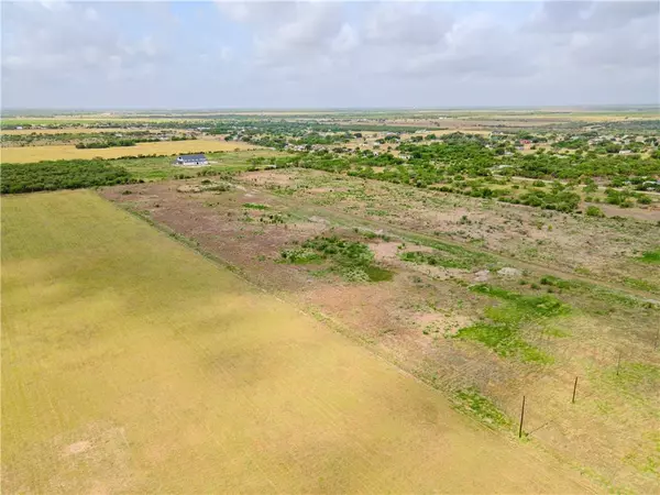 7906 Carol Lane, Sinton, TX 78387