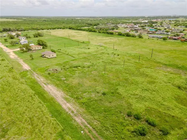 7906 Carol LN, Sinton, TX 78387