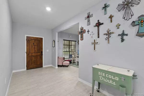 275 County Road 6866, Natalia, TX 78059