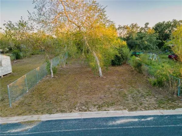 1405 W Springer ST, Beeville, TX 78102