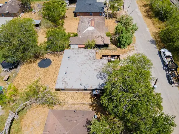 205 Brazos, George West, TX 78102