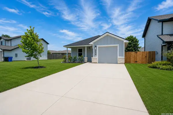 240 W Martindale St, Seguin, TX 78155