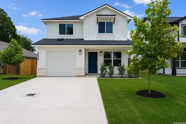 304 W MARTINDALE ST, Seguin, TX 78155