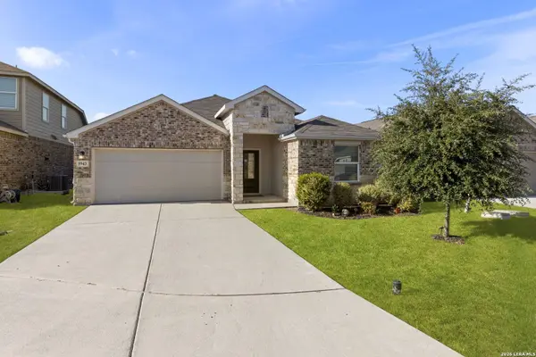 5943 CORSICANA CV, Seguin, TX 78155