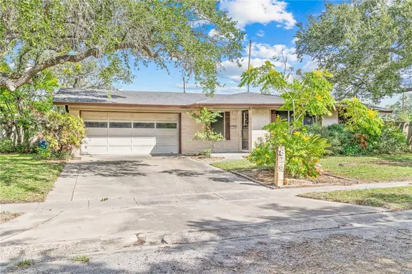 826 Stembridge ST, Sinton, TX 78387