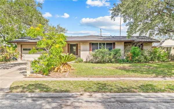826 Stembridge ST, Sinton, TX 78387