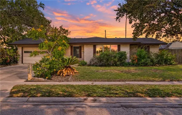 826 Stembridge ST, Sinton, TX 78387