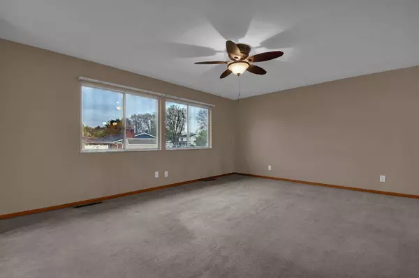 627 Canterbury Court, Newark, OH 43055