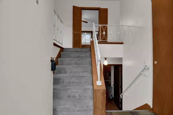 627 Canterbury Court, Newark, OH 43055