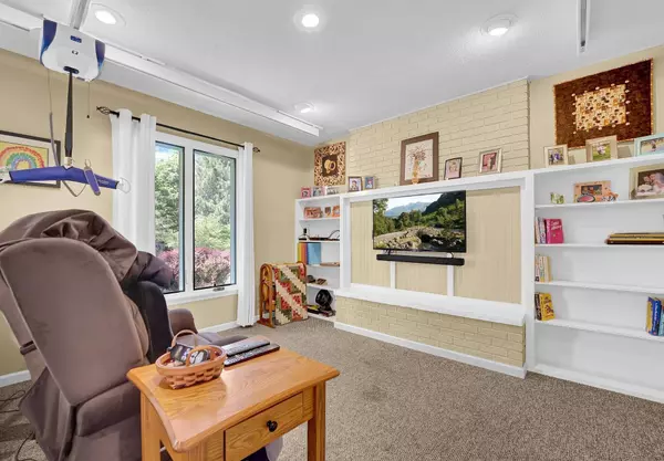 58 Rose Drive, Granville, OH 43023