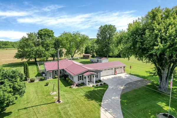 83 East Street, Saint Louisville, OH 43071