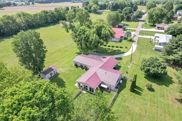 83 East Street, Saint Louisville, OH 43071