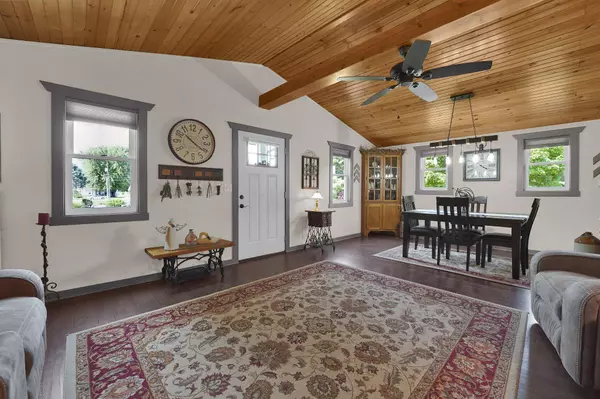 83 East Street, Saint Louisville, OH 43071