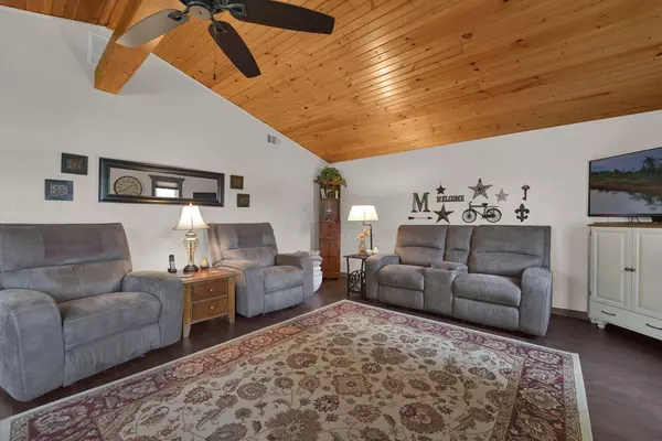 83 East Street, Saint Louisville, OH 43071