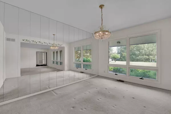 957 Sharon View Drive, Newark, OH 43055