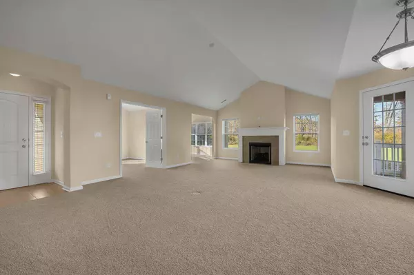 611 Woods Edge Lane, Newark, OH 43055