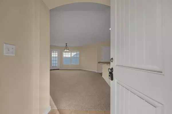 611 Woods Edge Lane, Newark, OH 43055