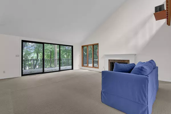 211 Pembroke Lane, Granville, OH 43023