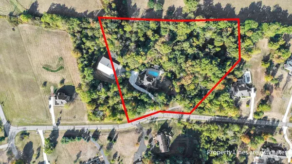 125 Fallen Ash Drive, Granville, OH 43023