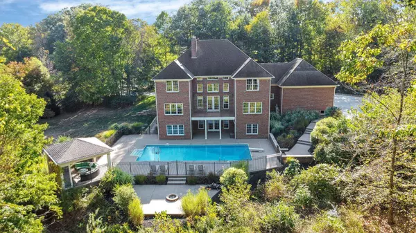 125 Fallen Ash Drive, Granville, OH 43023