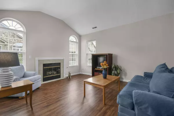 181 Reddington Village Lane, Newark, OH 43055