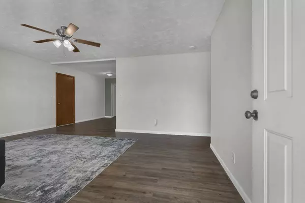 902 Terrace Drive, Heath, OH 43056