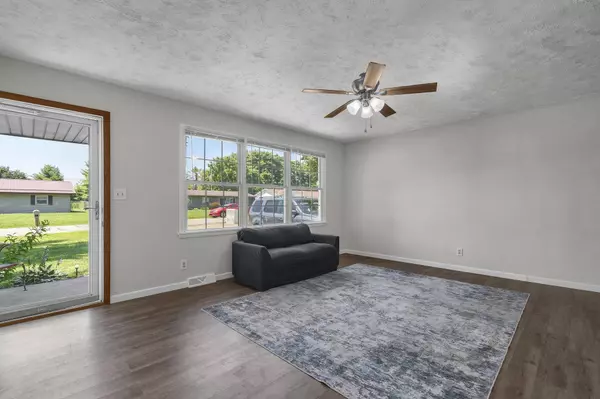 902 Terrace Drive, Heath, OH 43056