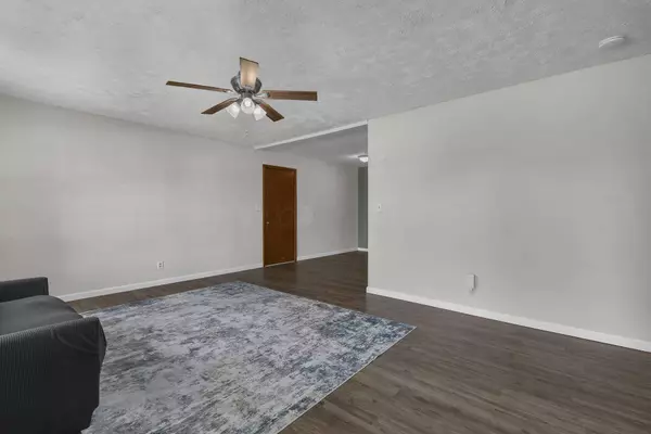 902 Terrace Drive, Heath, OH 43056