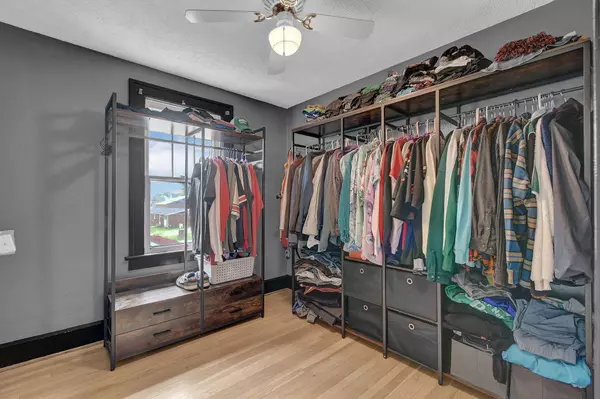 188 Neal Avenue, Newark, OH 43055