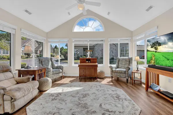 206 Kristen Way, Heath, OH 43056