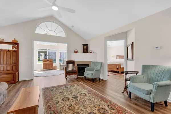 206 Kristen Way, Heath, OH 43056