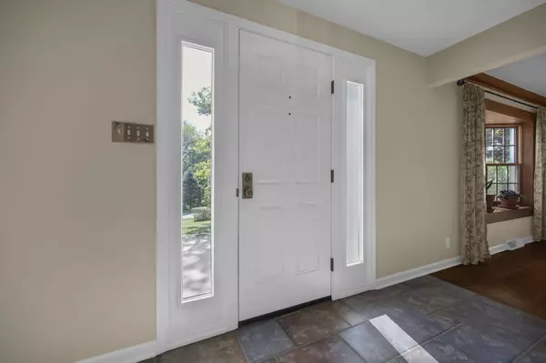 733 Mount Parnassus Drive, Granville, OH 43023