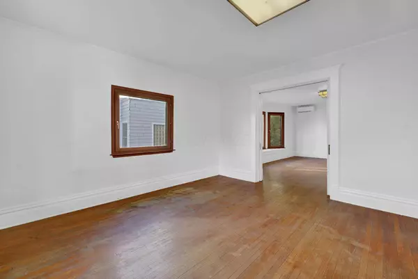 438 W College Street, Granville, OH 43023