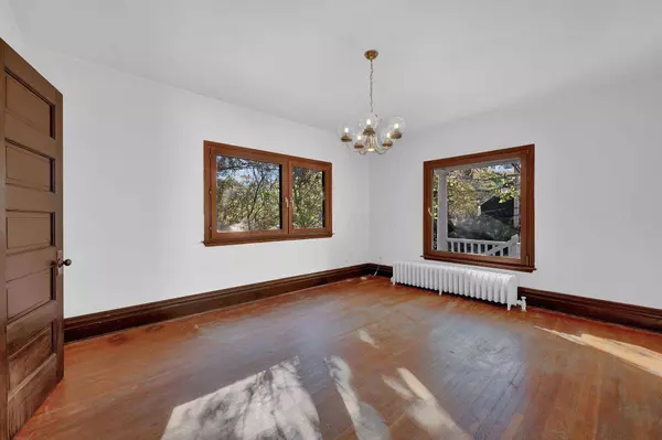 438 W College Street, Granville, OH 43023