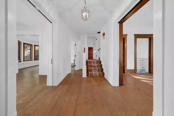 438 W College Street, Granville, OH 43023