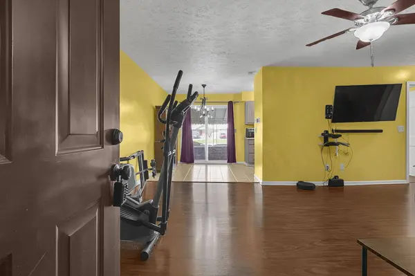 625 Country Club Drive #B7, Newark, OH 43055