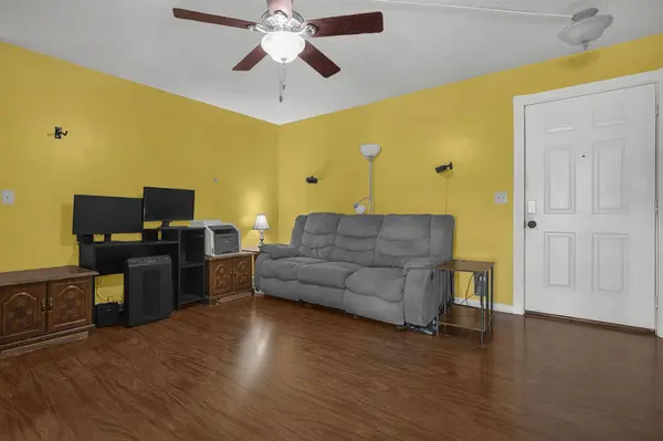 625 Country Club Drive #B7, Newark, OH 43055