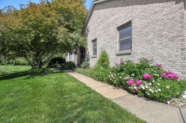 164 Canyon Villa Drive, Hebron, OH 43025