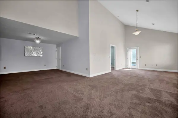 205 Cumberland Meadows Circle, Hebron, OH 43025