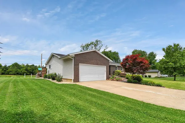562 Knoll Drive, Granville, OH 43023