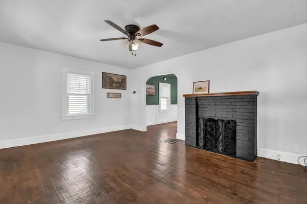 138 Neal Avenue, Newark, OH 43055