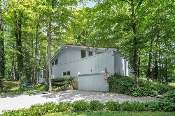 10365 National Road, Thornville, OH 43076