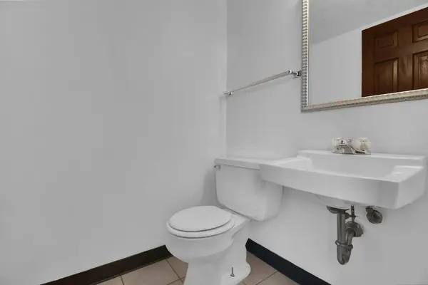 625 Country Club Drive #D4, Newark, OH 43055