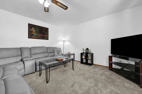 81 Fieldpoint Road, Heath, OH 43056