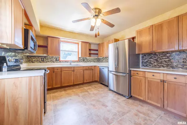 828 SPRUCE ST, Quincy, IL 62301