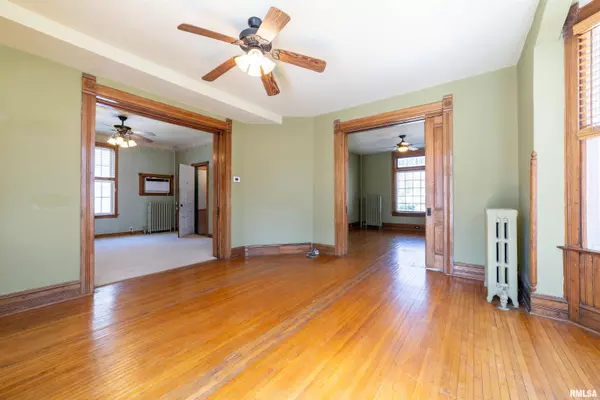 828 SPRUCE ST, Quincy, IL 62301