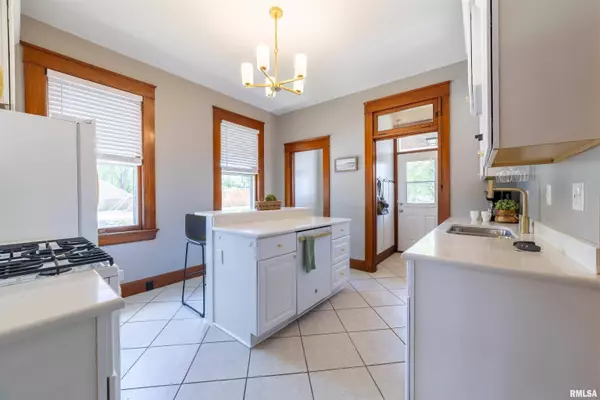 744 S 15TH ST, Quincy, IL 62301